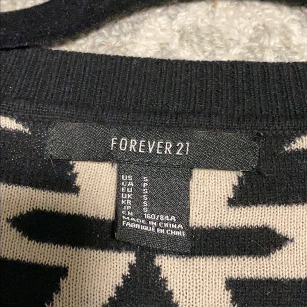 ⭐️Aztec sweater - Picture 2 of 3